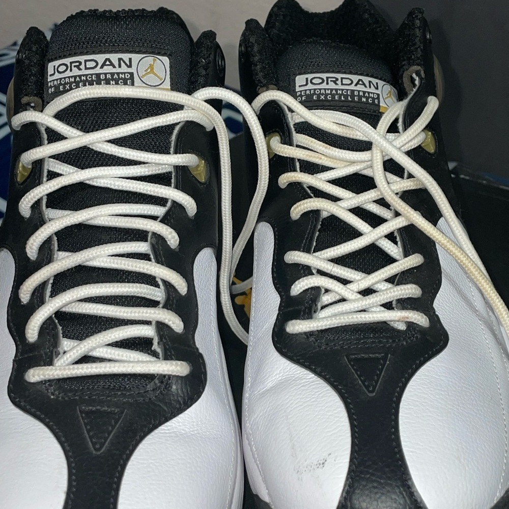 Selling some Jordan’s basketball or any use - Picture 8 of 8